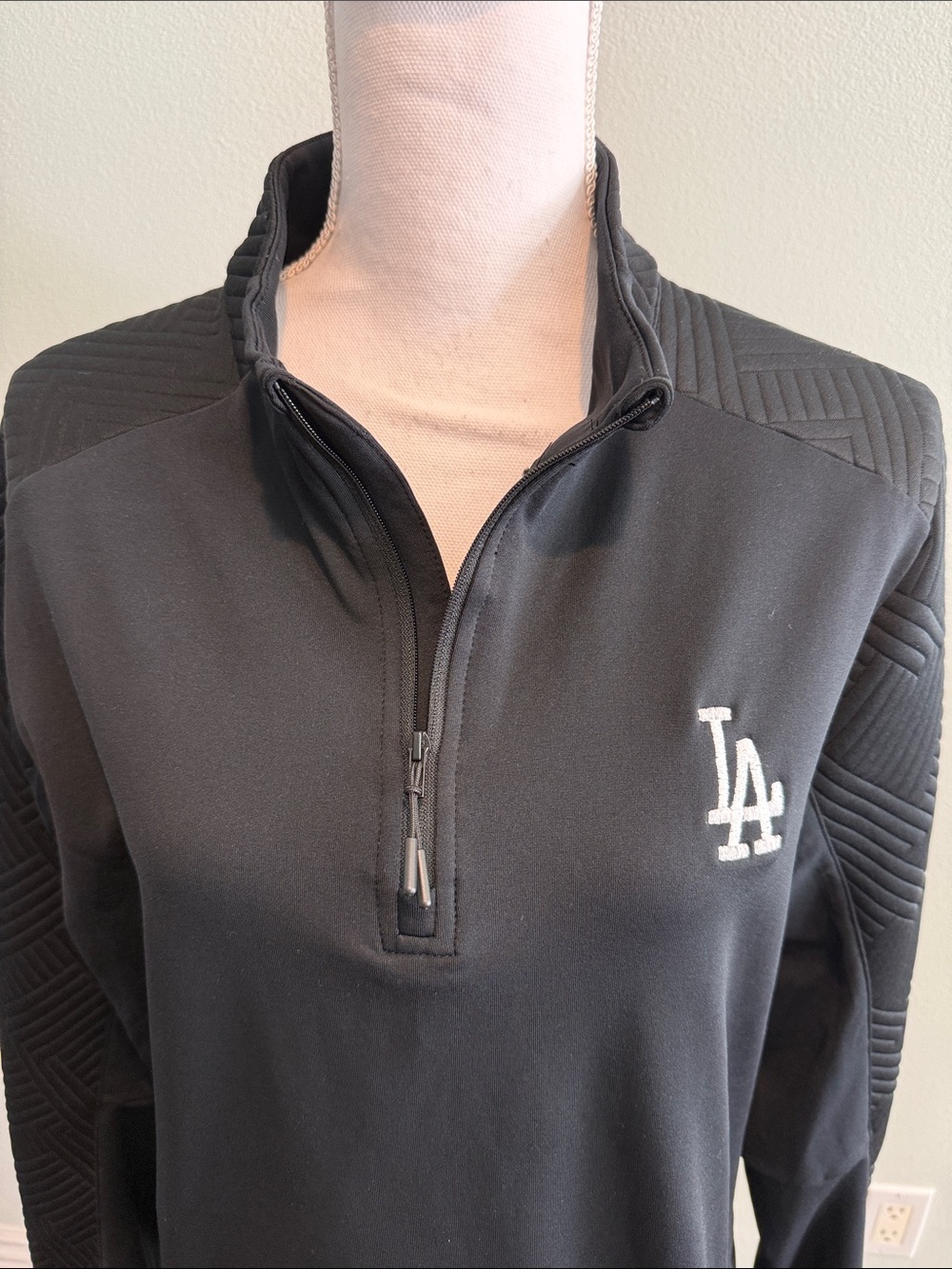 Dodgers black NWTSwomen’s  Quarter-Zip Pullover Sweater X-LARGE